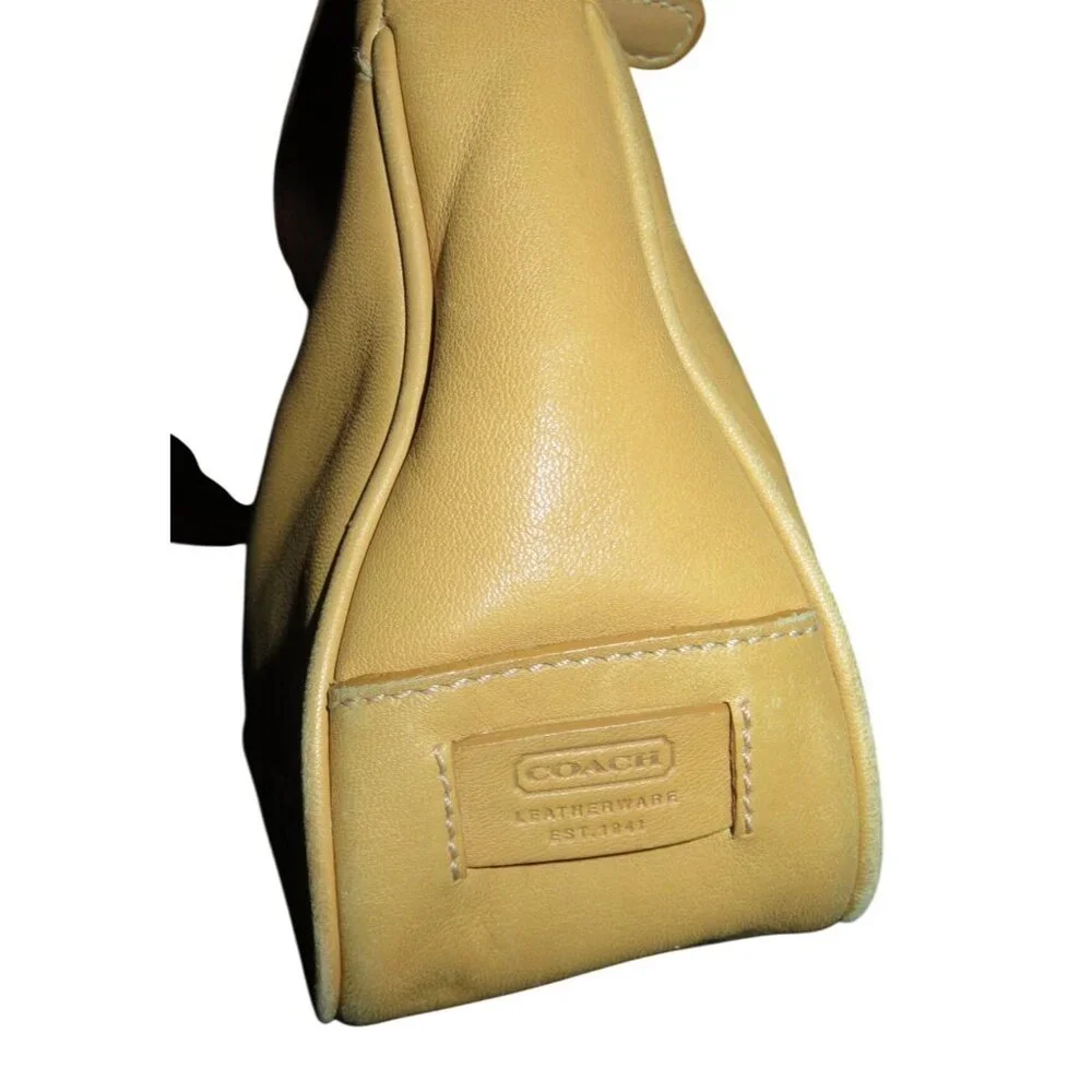 Coach stunning y2k